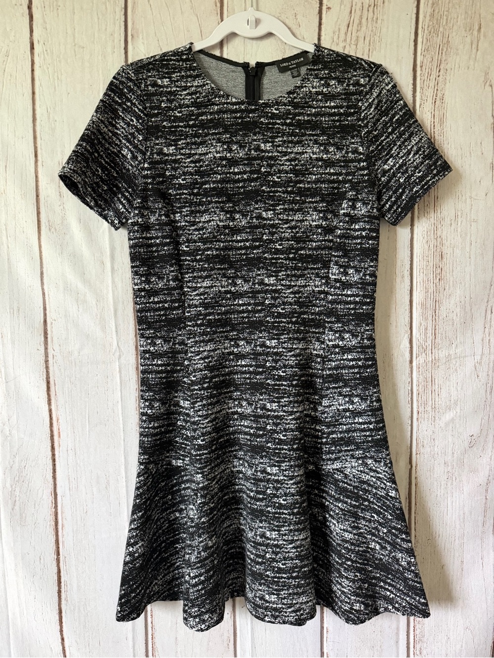 Lord & Taylor Petite Black and White Textured Knit Dress Size
PS